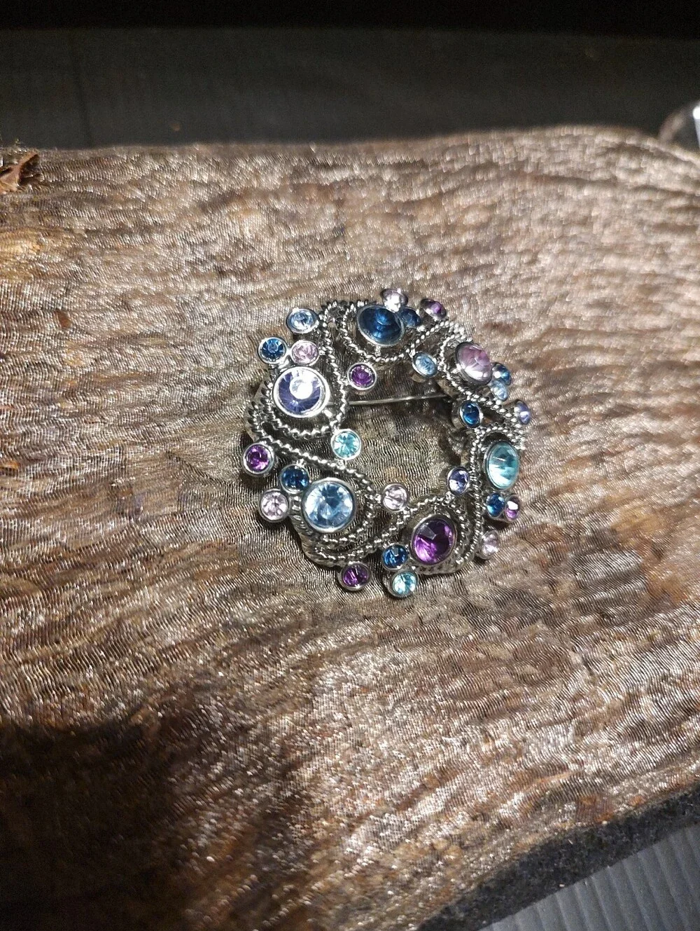 🪻🩵🌷Precious Napier Pink Purple & Aqua Marine Blue Roped Scroll Wreath Brooch